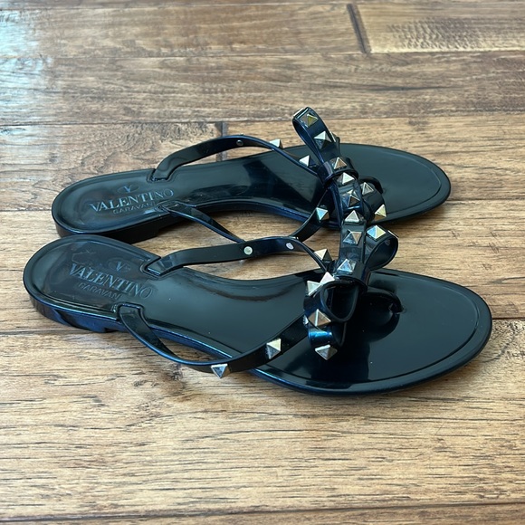 Valentino Garavani Black Bow Sandals - Main Image